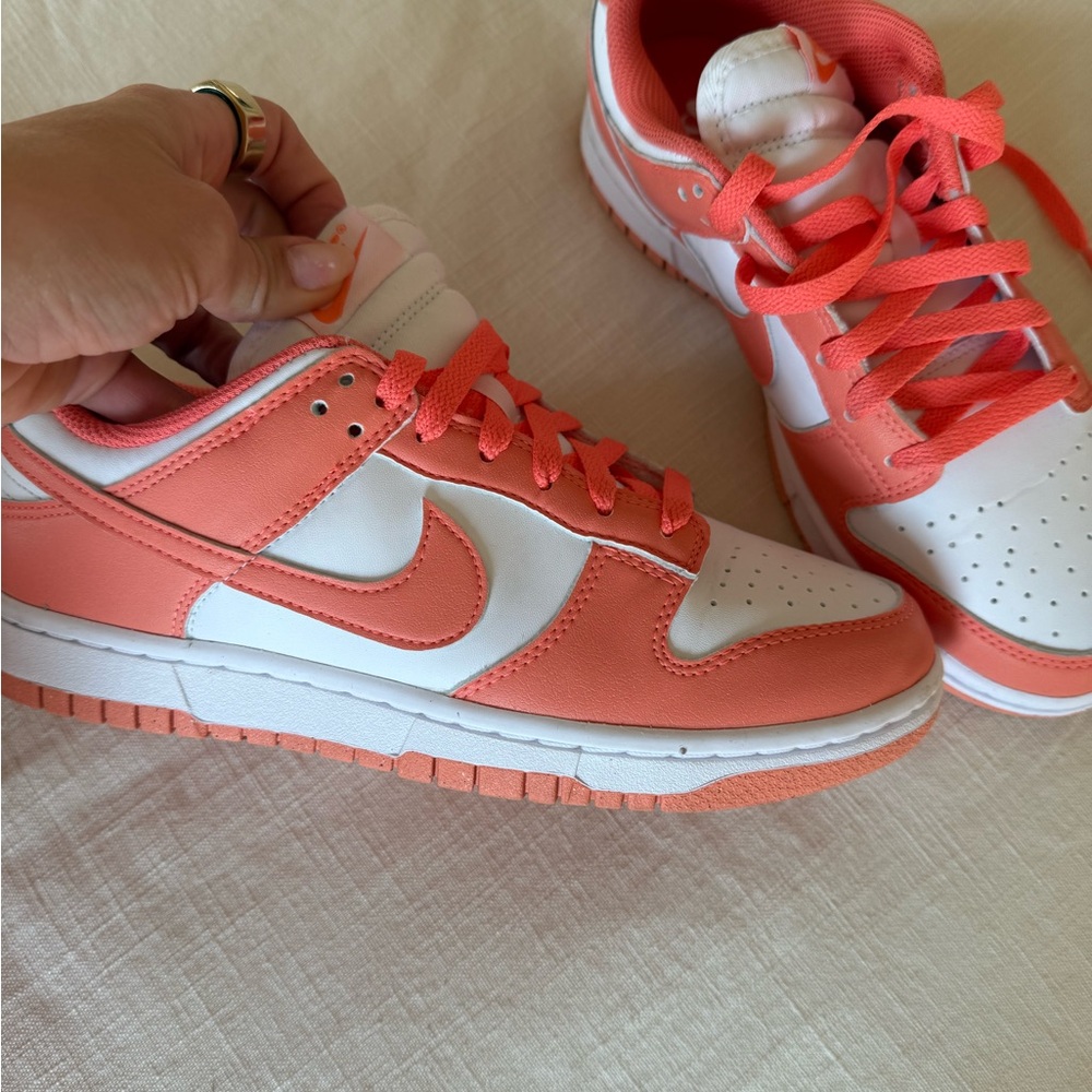 Nike dunks size 8 in white and coral pink